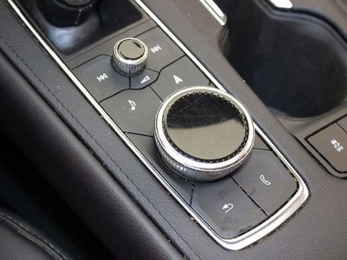 Used 2023 Cadillac XT4 Premium Luxury image 33