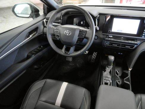 Certified 2025 Toyota Camry SE image 9