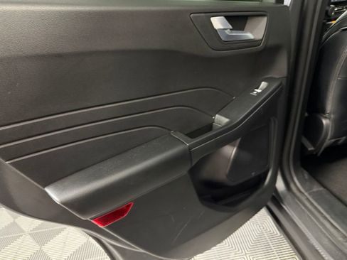 Used 2025 Ford Escape ST-Line image 25