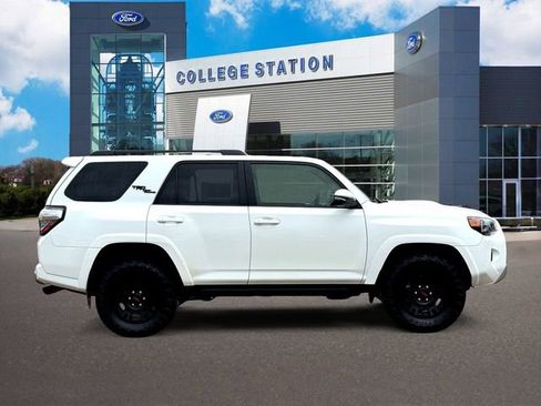 Used 2023 Toyota 4Runner TRD Off-Road Premium image 5