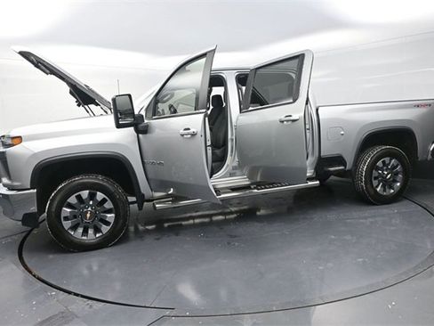 Used 2022 Chevrolet Silverado 2500 LT w/ All Star Edition image 38