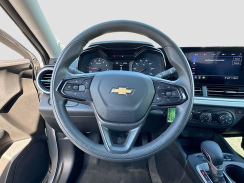 Used 2025 Chevrolet Trax LS image 11