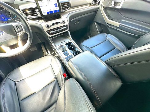 Used 2023 Ford Explorer XLT w/ Equipment Group 202A image 20