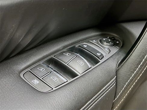 Used 2018 Nissan Armada SL w/ Moonroof Package image 21