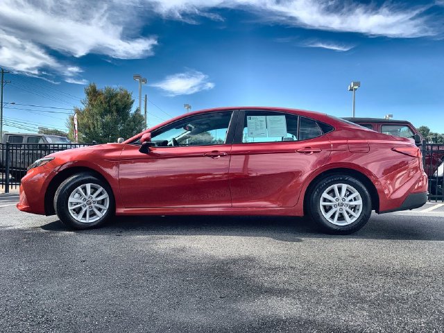 Used 2026 Toyota Camry LE w/ Convenience Package FWD image 5
