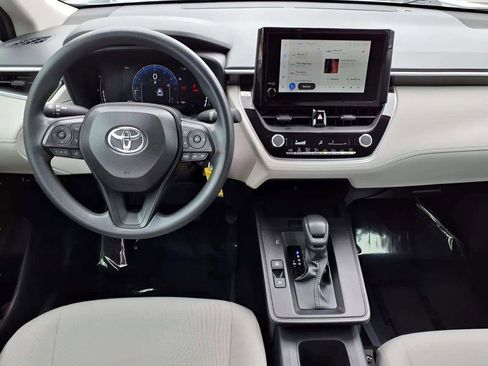 Used 2026 Toyota Corolla Cross L FWD image 11