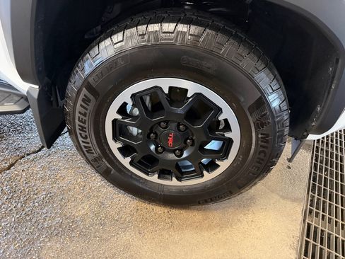 Certified 2026 Toyota 4Runner TRD Off-Road Premium w/ Tow Technology Package AWD/4WD image 29