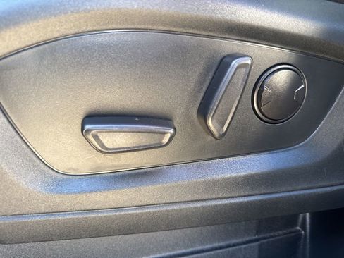 Certified 2022 Ford Explorer XLT image 17