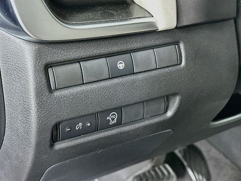 Used 2023 Nissan Rogue SV FWD image 17