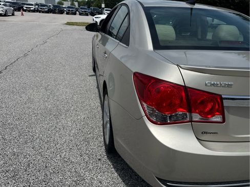Used 2013 Chevrolet Cruze LTZ w/ RS Package FWD image 4