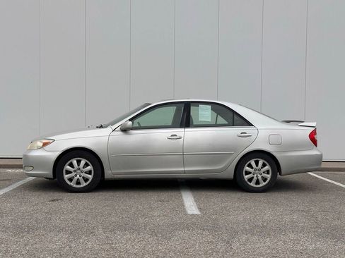 Used 2003 Toyota Camry LE image 2