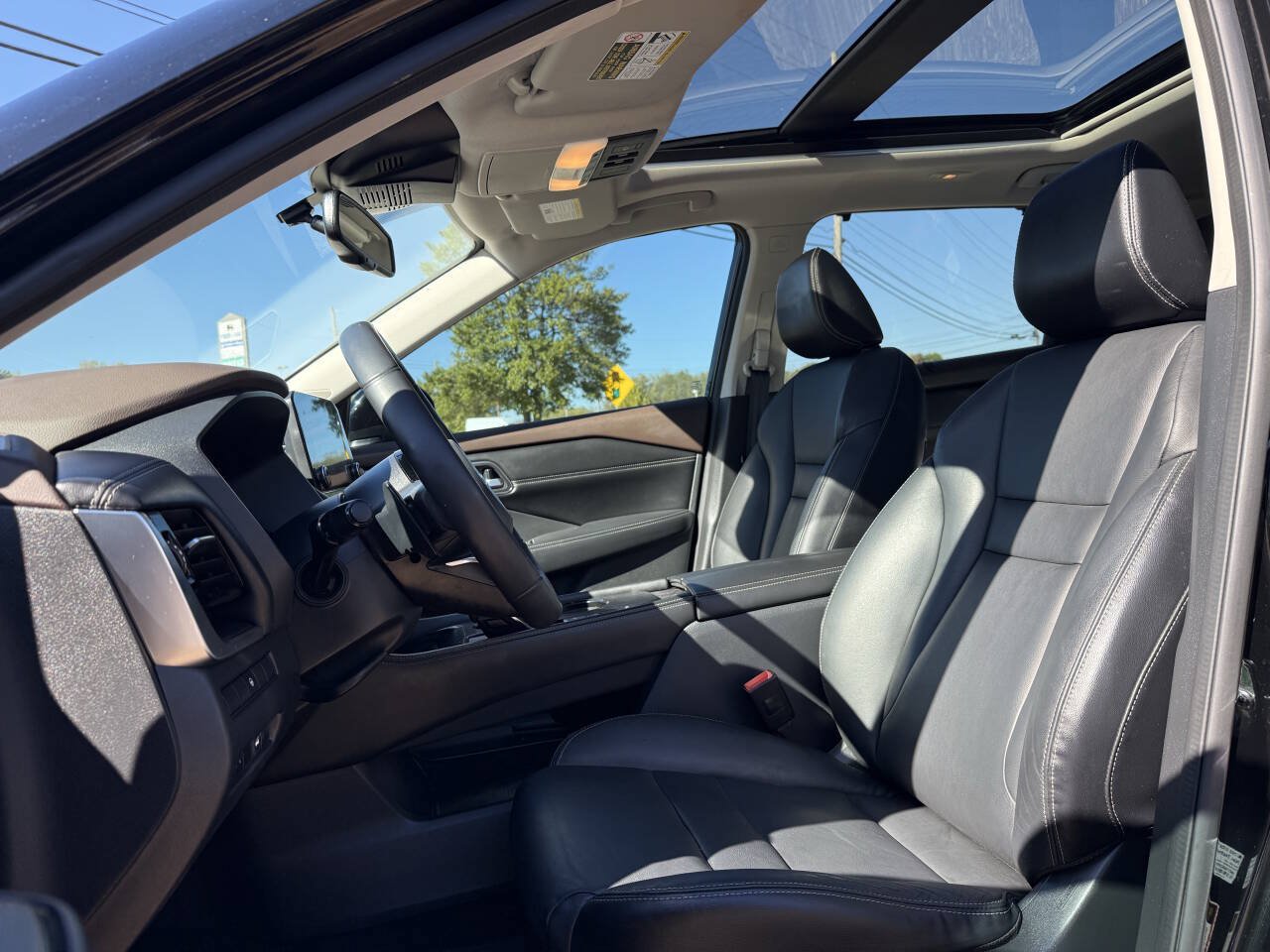 Used 2021 Nissan Rogue SL w/ Premium Package FWD image 2