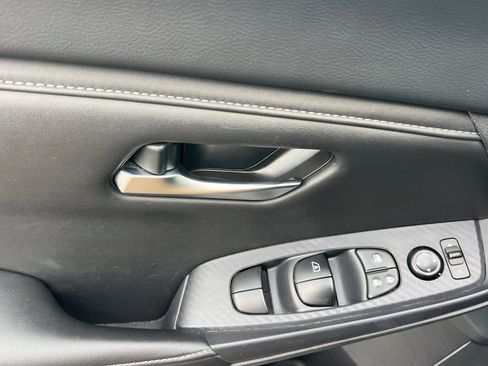 Used 2024 Nissan Sentra SV image 12