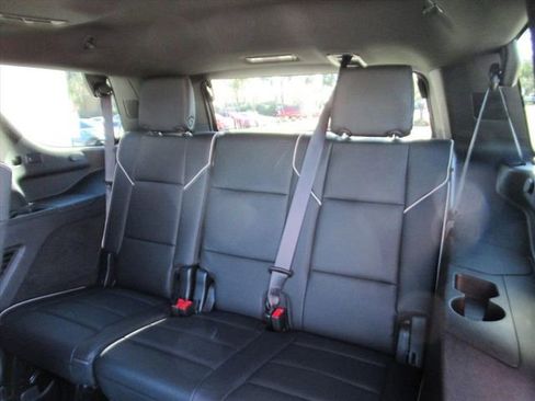 Used 2023 Cadillac Escalade Premium Luxury image 36