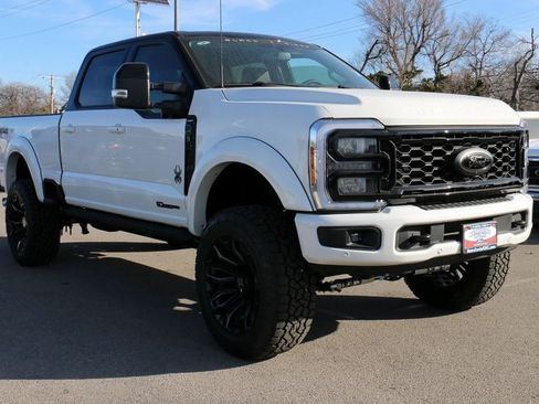 New 2026 Ford F250 Lariat w/ Black Appearance Package image 4
