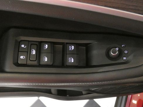 Used 2024 Jeep Grand Cherokee Limited image 21