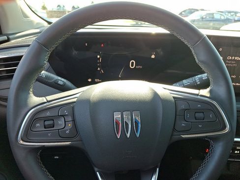 Used 2025 Buick Encore GX Avenir w/ Avenir Convenience Package AWD/4WD image 20