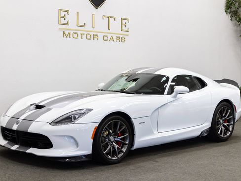 Used 2014 SRT Viper GTS w/ Exterior Carbon Fiber Package RWD image 1