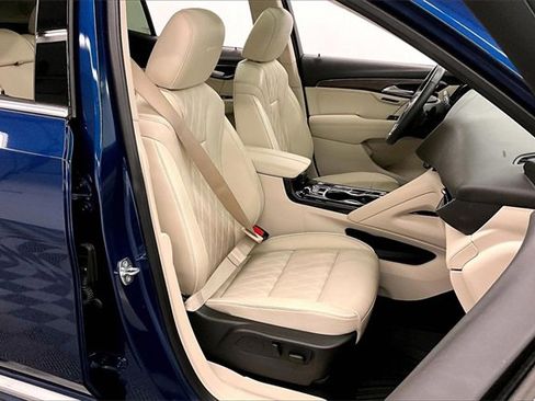 Used 2023 Buick Envision Avenir image 7