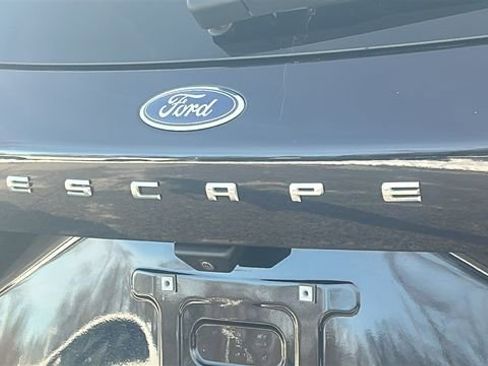 Used 2021 Ford Escape Titanium image 13