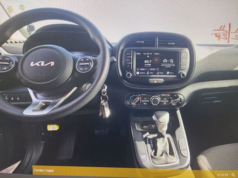 Used 2025 Kia Soul LX w/ LX Technology Package FWD image 8