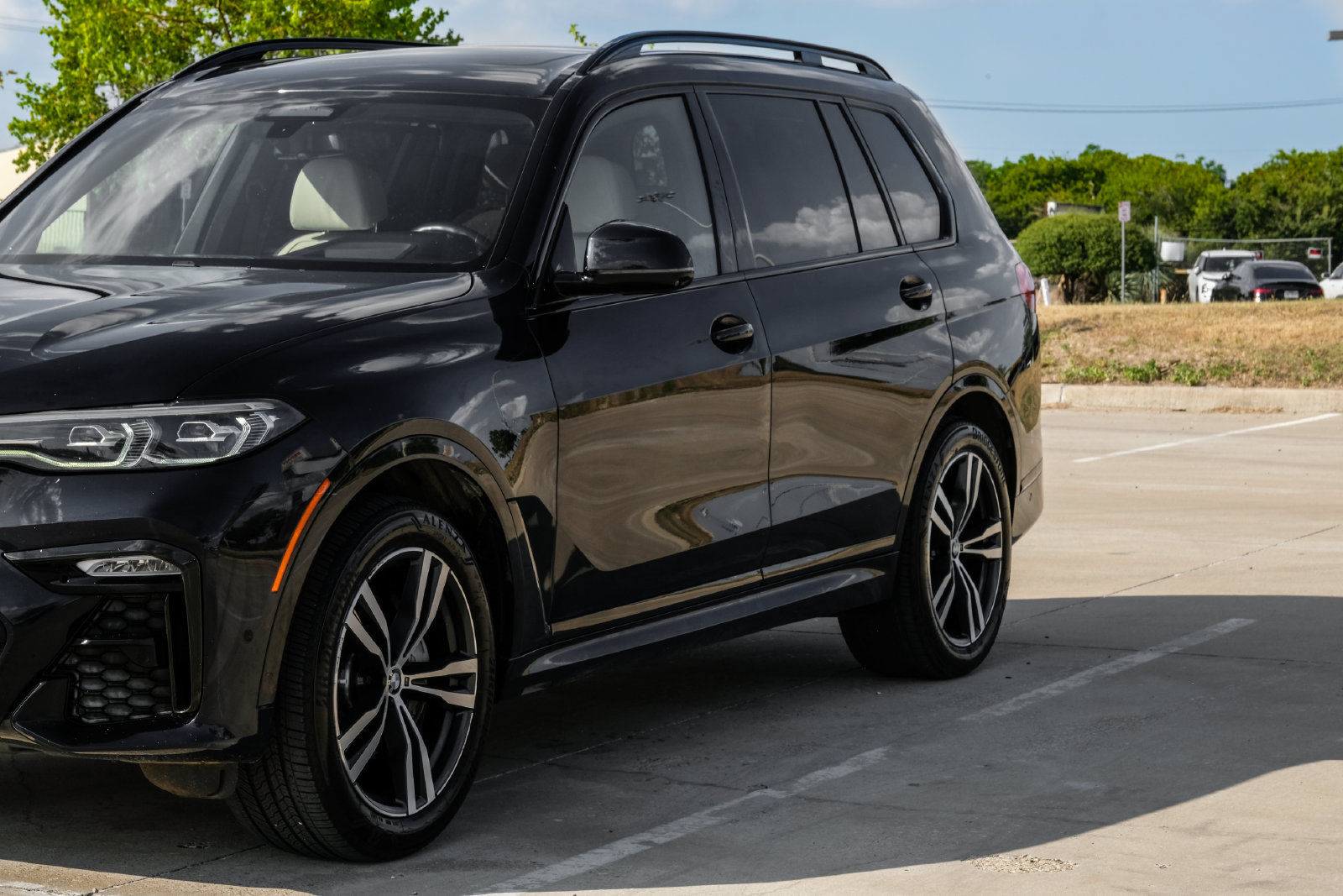 Used 2021 BMW X7 xDrive40i w/ M Sport Package AWD/4WD image 8