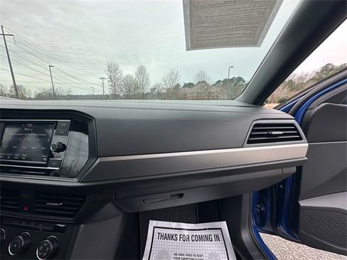 Used 2022 Volkswagen Jetta Sport image 16