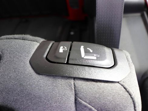 Used 2026 Jeep Wrangler Unlimited Rubicon AWD/4WD image 26