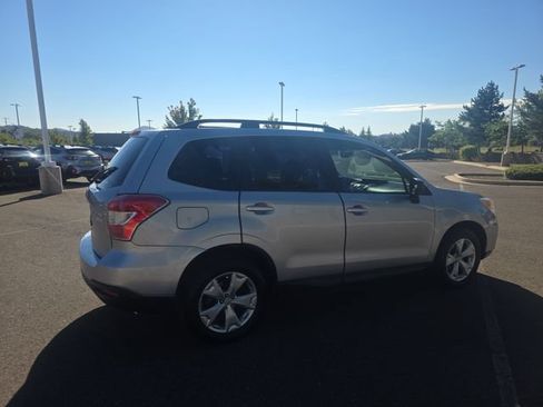 Used 2015 Subaru Forester 2.5i w/ Alloy Wheel Package AWD/4WD image 3