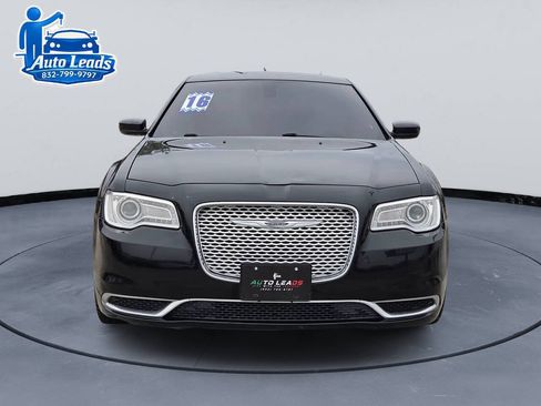 Used 2016 Chrysler 300 S RWD image 4