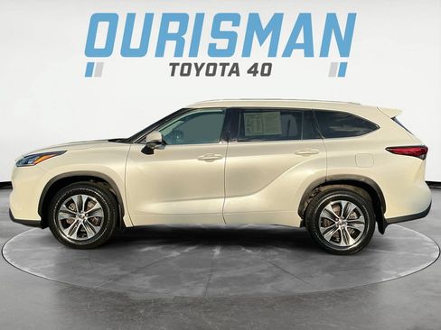 Used 2021 Toyota Highlander XLE AWD/4WD image 4