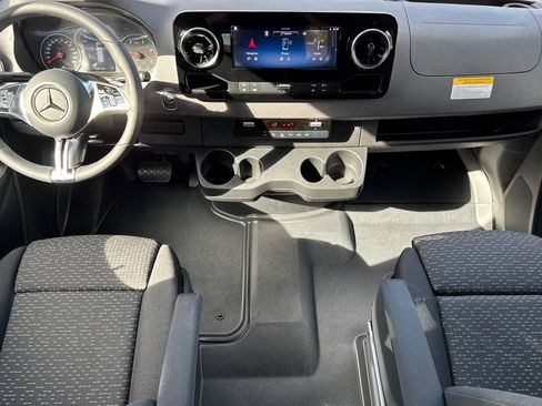 New 2025 Mercedes-Benz Sprinter 2500 image 14