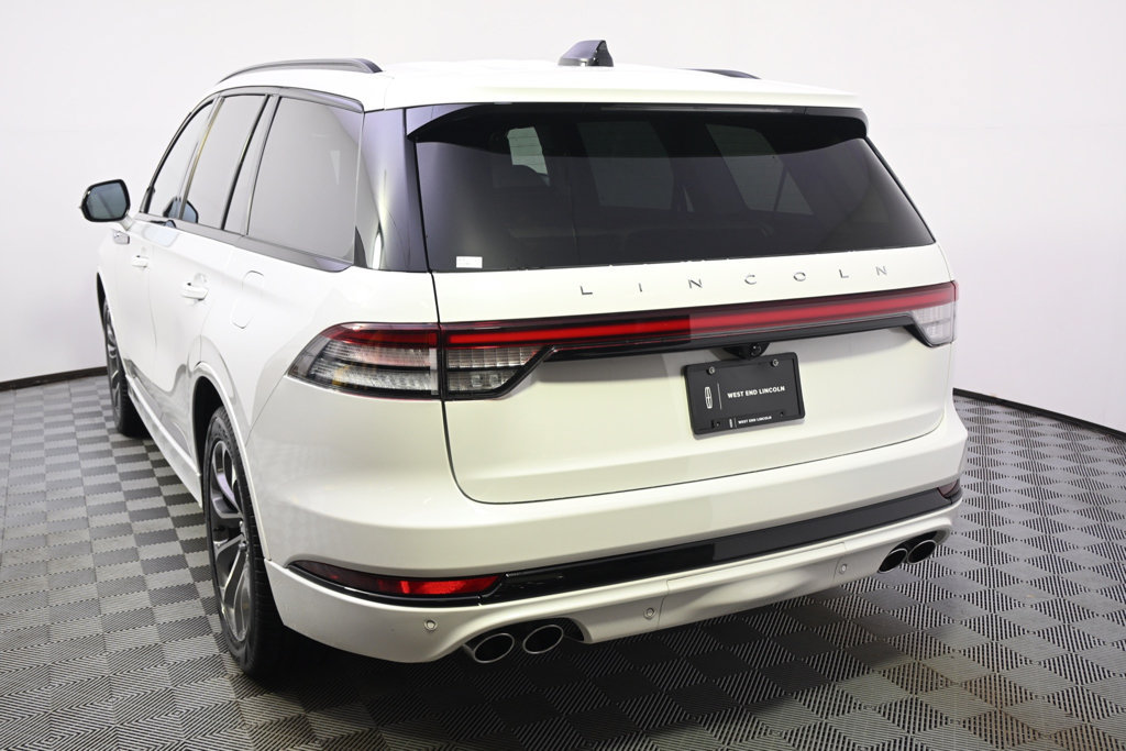 New 2026 Lincoln Aviator AWD image 4