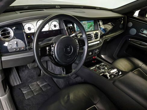 Used 2014 Rolls-Royce Ghost RWD image 19