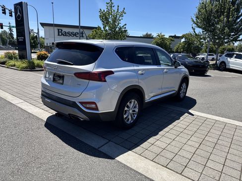 Used 2019 Hyundai Santa Fe SE AWD/4WD image 5