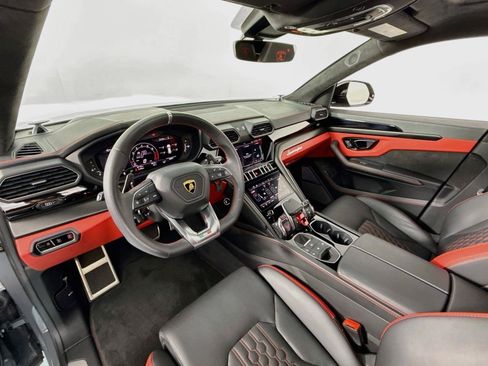 Used 2024 Lamborghini Urus S AWD/4WD image 25