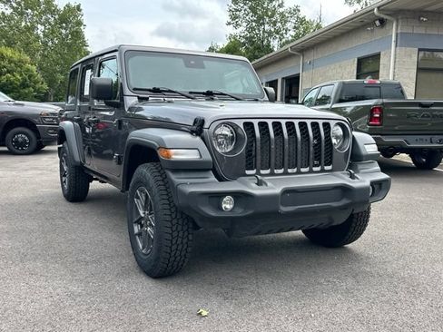 Used 2024 Jeep Wrangler Unlimited Sport AWD/4WD image 20