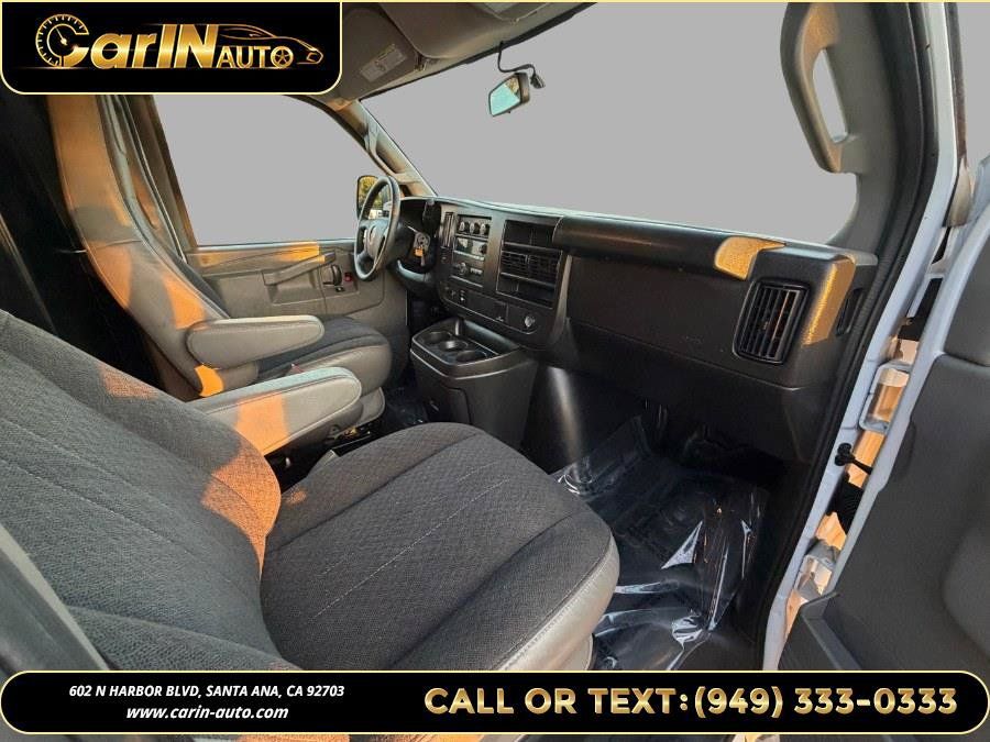 Used 2024 GMC Savana 2500 w/ Driver Convenience Package RWD image 11