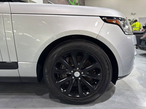 Used 2016 Land Rover Range Rover HSE image 18