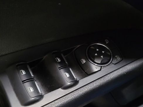 Used 2017 Ford Fusion SE w/ Fusion SE Technology Package image 27