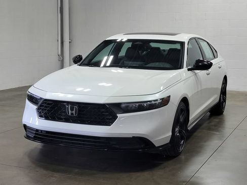 Used 2024 Honda Accord Sport image 2