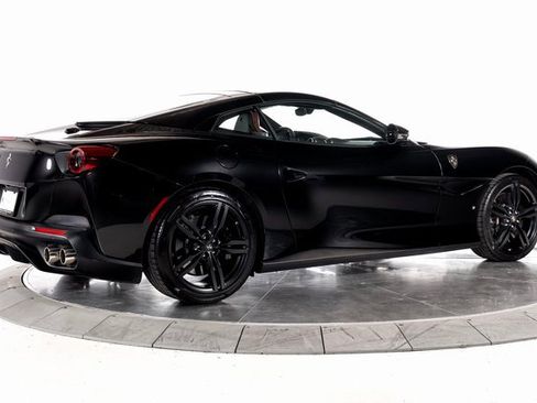 Used 2020 Ferrari Portofino image 2