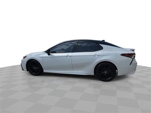 Used 2021 Toyota Camry XSE image 6