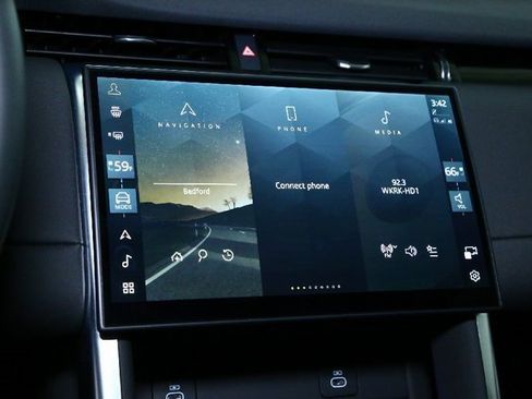 Used 2025 Land Rover Discovery Sport S image 25