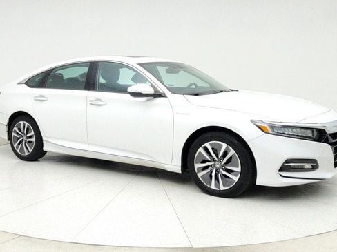 Used 2019 Honda Accord Touring image 3