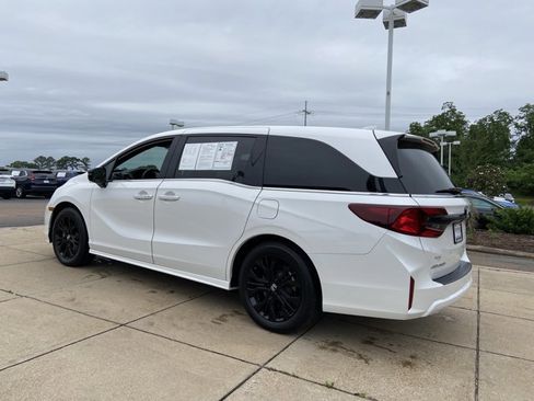 Used 2025 Honda Odyssey Sport-L image 10