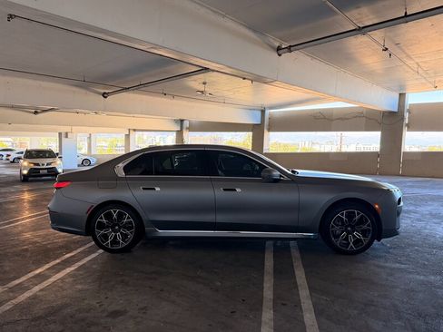 Used 2023 BMW i7 xDrive60 AWD/4WD image 5