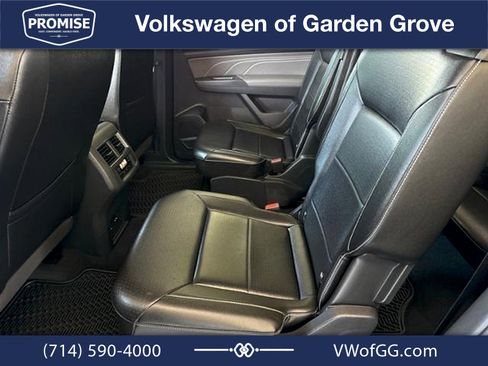 Used 2023 Volkswagen Atlas SEL R-Line AWD/4WD image 26