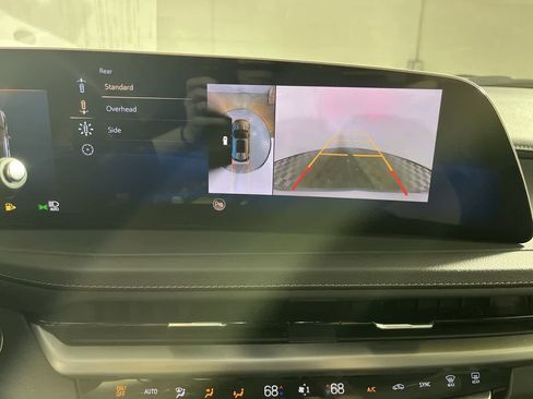 Used 2025 Cadillac XT4 Premium Luxury image 19