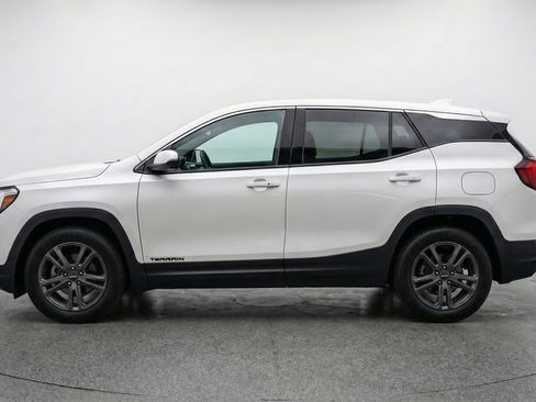 Used 2024 GMC Terrain SLE image 5